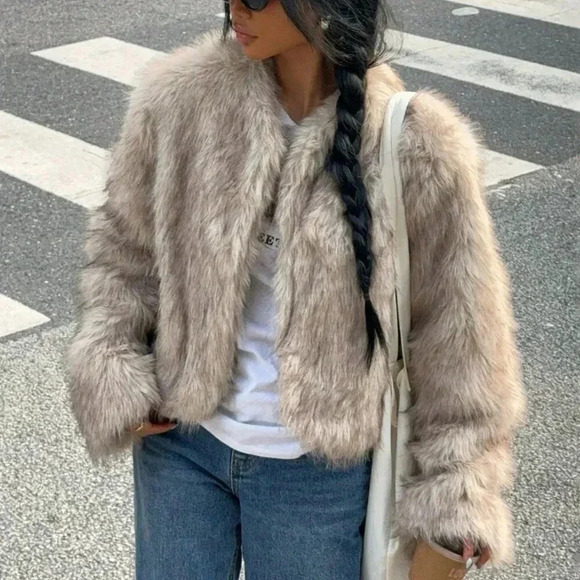 Khaki Casual Women's Long Sleeve Faux Fur Jacket - Picture 4 of 6